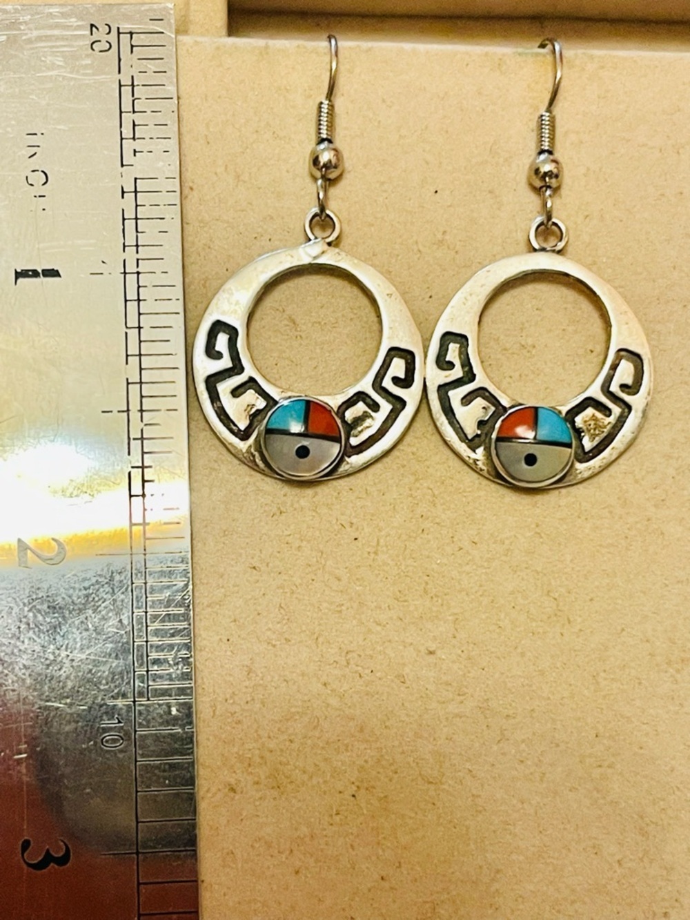 VTG NATIVE AMERICAN ZUNI Sterling Silver Sun FACE Earrings Turquoise
Coral MOP - Picture 4 of 6